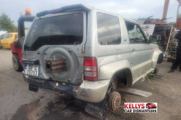 1997 MITSUBISHI PAJERO H57A 3DR A for breaking