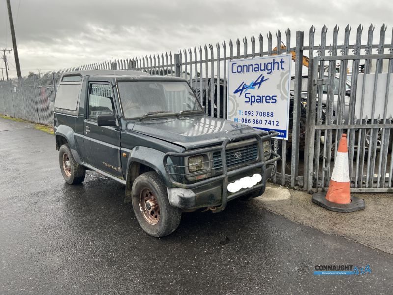 2000 DAIHATSU FOURTRAK 2.8 TD for breaking