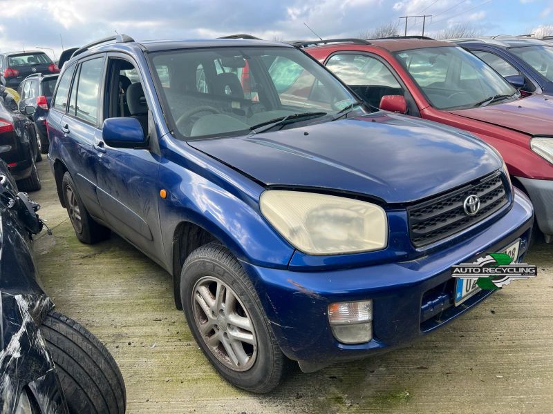 2002 TOYOTA RAV4 GX 4X2 LUNA 5DR for breaking