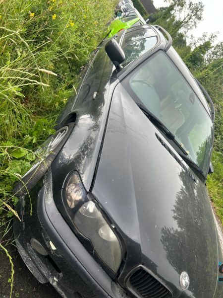 2003 BMW 3 SERIES 330 for breaking