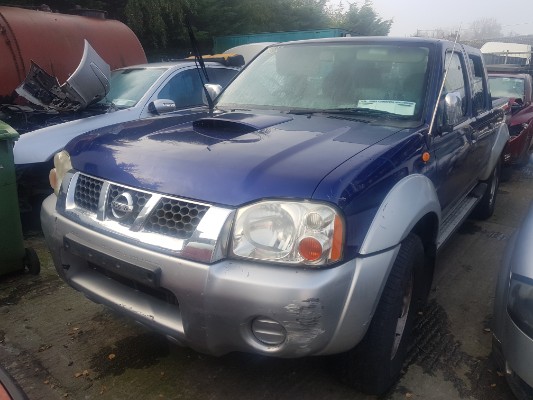 2003 NISSAN NAVARA Crew Cab for breaking