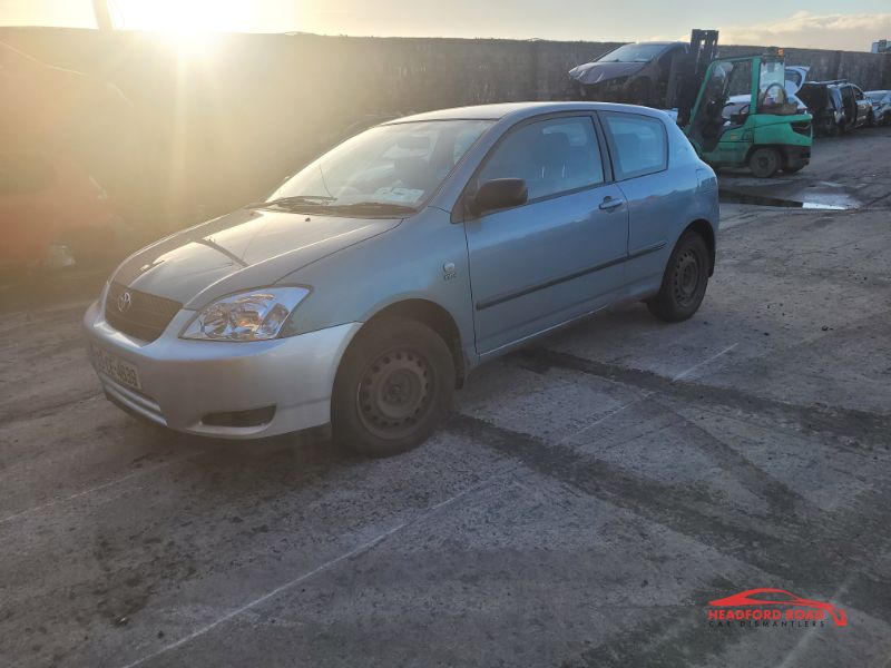 2003 TOYOTA COROLLA 1.4 VVT-I T2 3DR for breaking