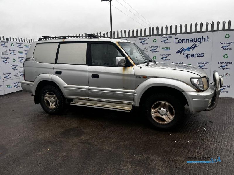 2003 TOYOTA LANDCRUISER TDI LWB GX 5DR for breaking