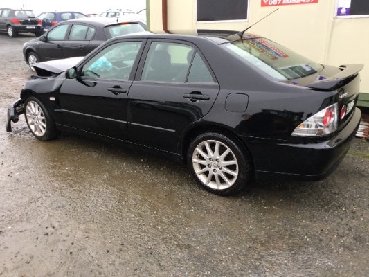 2004 LEXUS IS 200 Sport Design 4DR for breaking