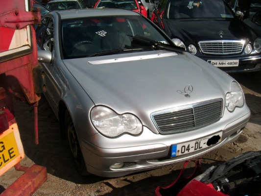 2004 MERCEDES C-CLASS 180 Kompressor for breaking