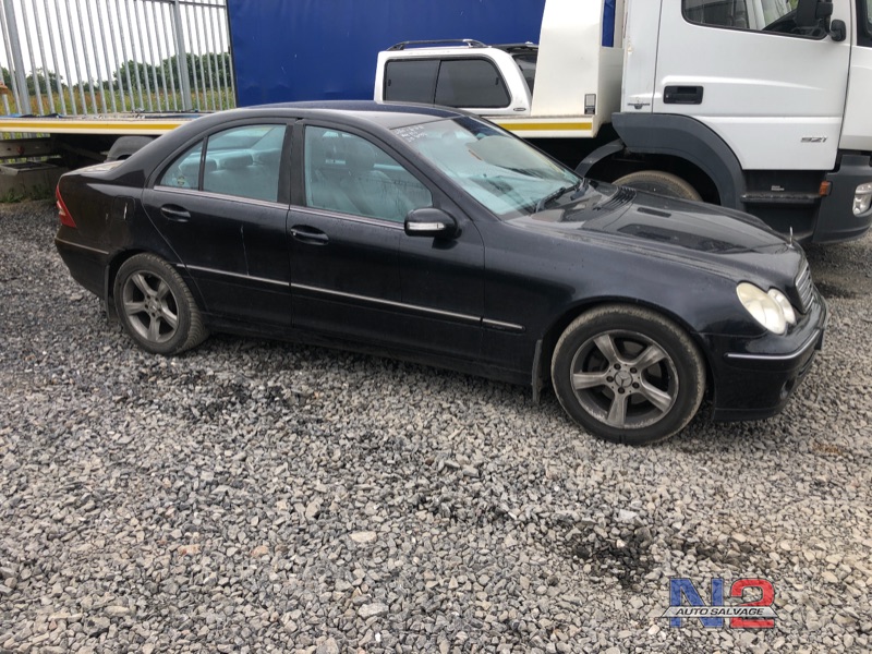 2004 MERCEDES C-CLASS 220 C220 CDI 4DR for breaking