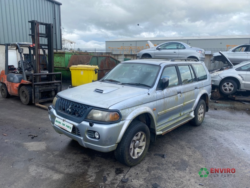 2004 MITSUBISHI SHOGUN SPORT EQUIPPE TD for breaking