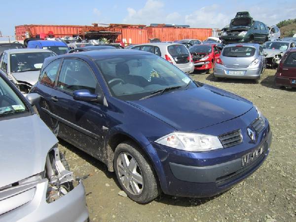 2004 RENAULT MEGANE for breaking