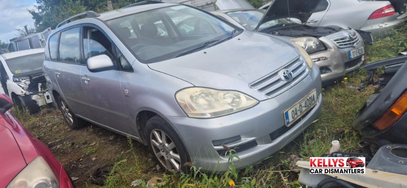 2004 TOYOTA AVENSIS VERSO 7S LUNA for breaking