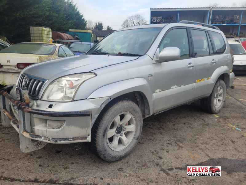 2004 TOYOTA LANDCRUISER LC4 D-4D for breaking