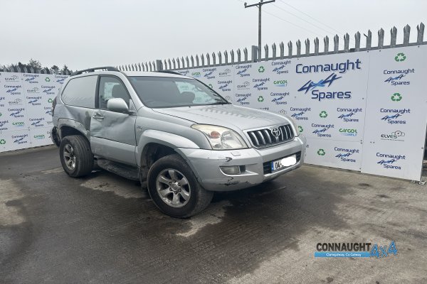 2004 TOYOTA LANDCRUISER SWB GX 3DR for breaking