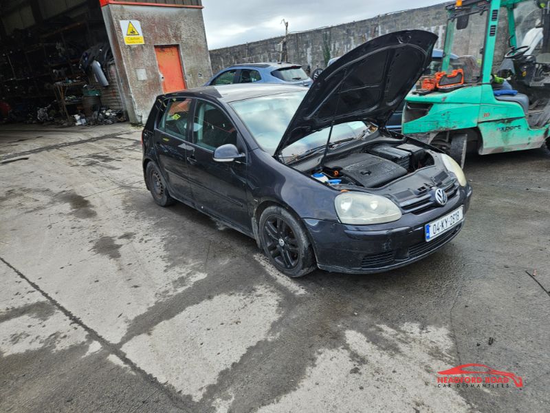 2004 VOLKSWAGEN GOLF 1.4 SPORT 75BHP for breaking