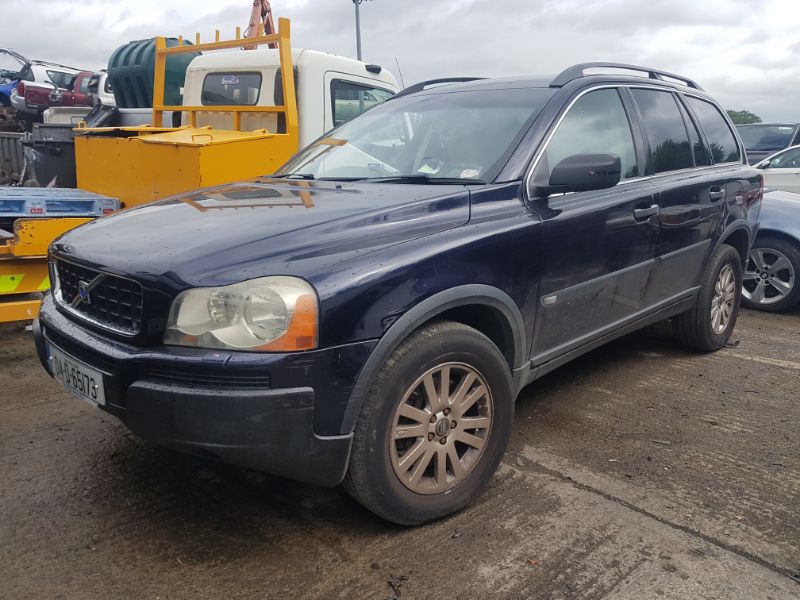 2004 VOLVO XC90 2.5 T SE 5DR for breaking