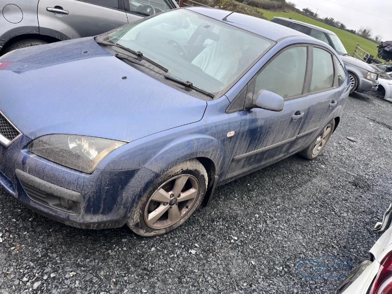 2005 FORD FOCUS ZETEC CLIMATE AUTO for breaking