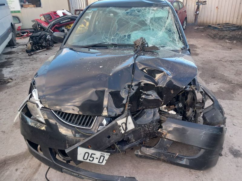 2005 MITSUBISHI LANCER 1.6 COMFORT for breaking