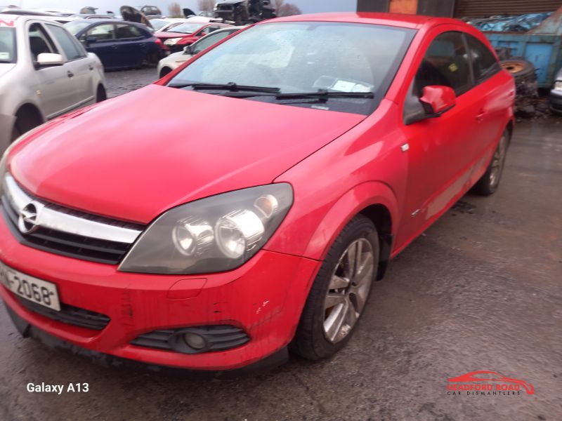 2005 OPEL ASTRA SXI 1.4 I 16V 3DR for breaking