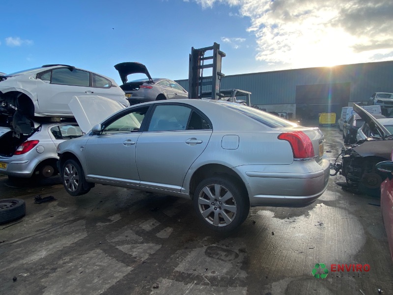 2005 TOYOTA AVENSIS T4 D-4D for breaking