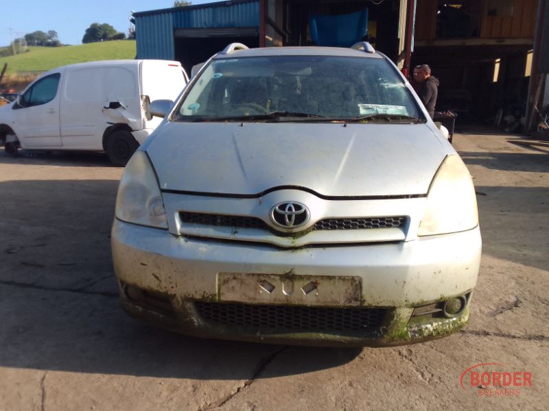 2005 TOYOTA COROLLA VERSO 1.6 LUNA 7S for breaking