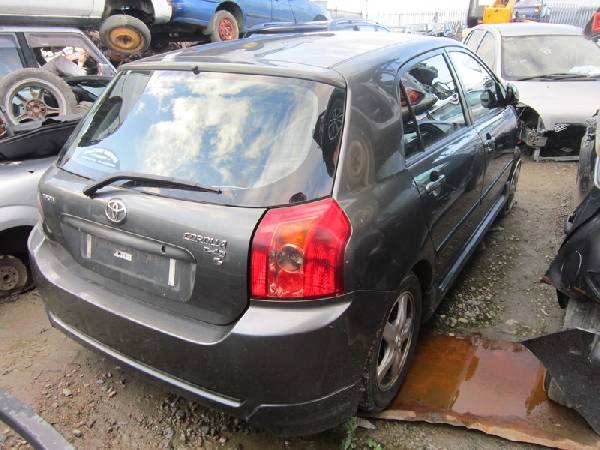 2005 TOYOTA COROLLA for breaking