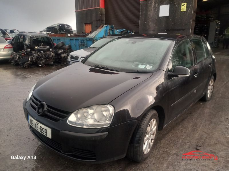 2005 VOLKSWAGEN GOLF 1.4 COMFORT 5DR 75BHP for breaking