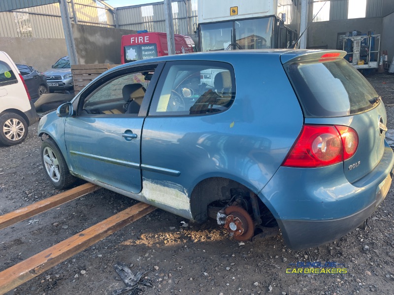 2005 VOLKSWAGEN GOLF GT TDI for breaking