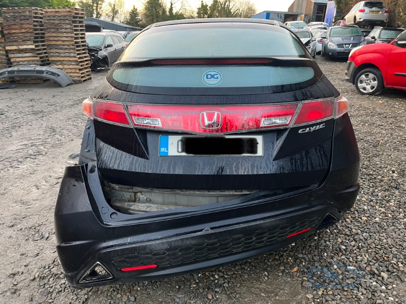 2006 HONDA CIVIC 1.8 SES 5DR 1.8I for breaking