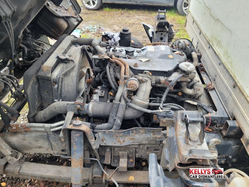 2006 ISUZU NPR NPR TTE 33.5 TON NPRTTE 3.5TONES CHASSIS CAB for breaking