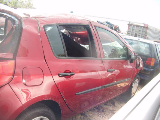 2006 RENAULT CLIO 3 1.2 16V Authent for breaking