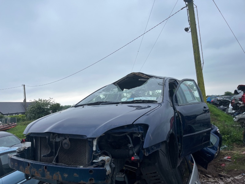 2006 TOYOTA COROLLA 1.4 TERRA MC 5DR for breaking