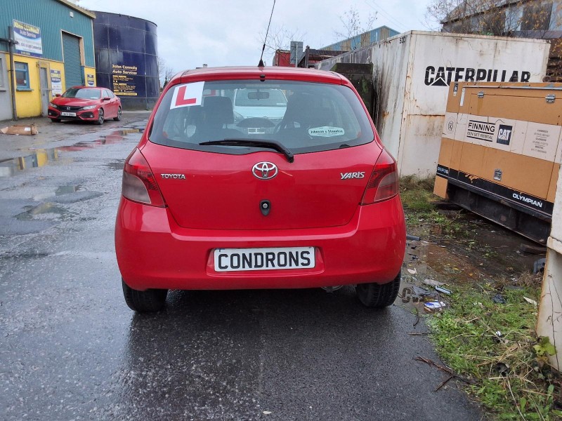 2006 TOYOTA YARIS  for breaking