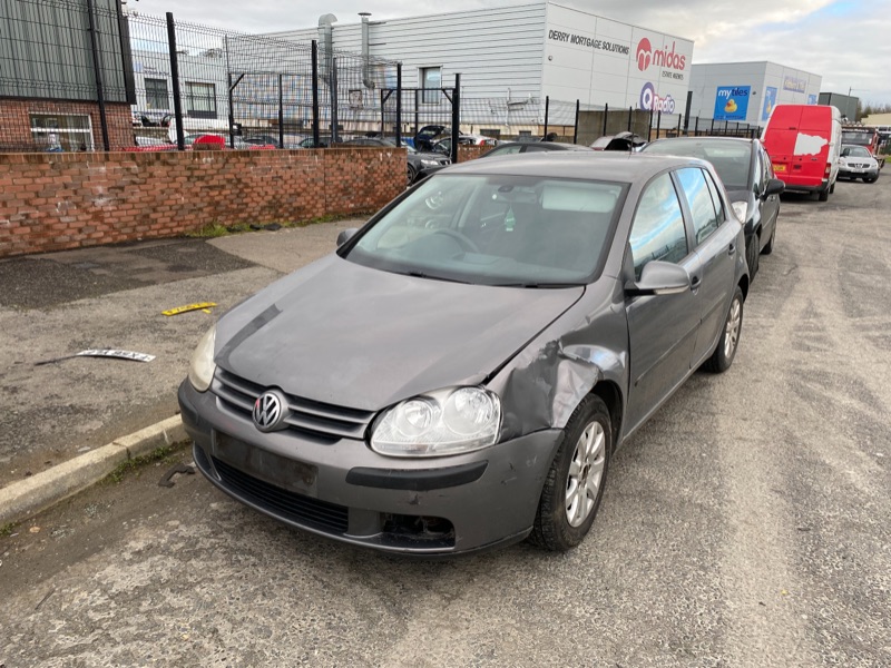 2006 VOLKSWAGEN GOLF TDI SE for breaking