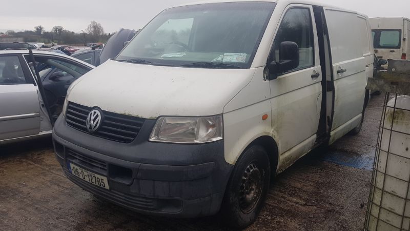 2006 VOLKSWAGEN TRANSPORTER T30 130 TDI 5DR for breaking