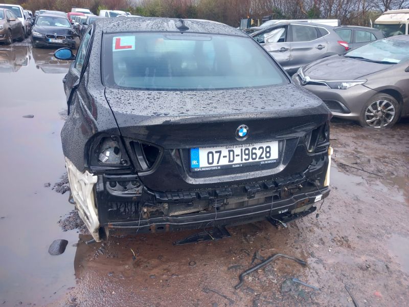 2007 BMW 3 SERIES 318 for breaking