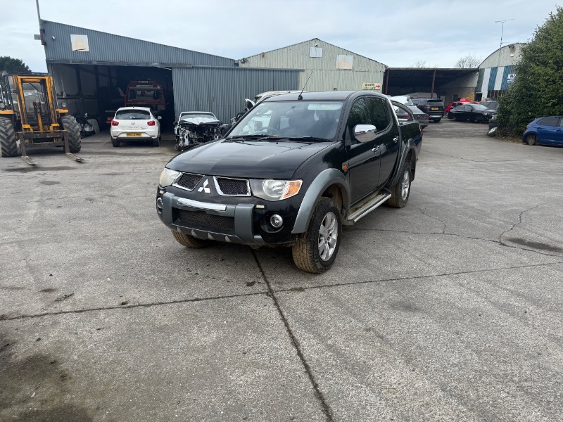 2007 MITSUBISHI L200 ANIMAL DI-D D/C for breaking