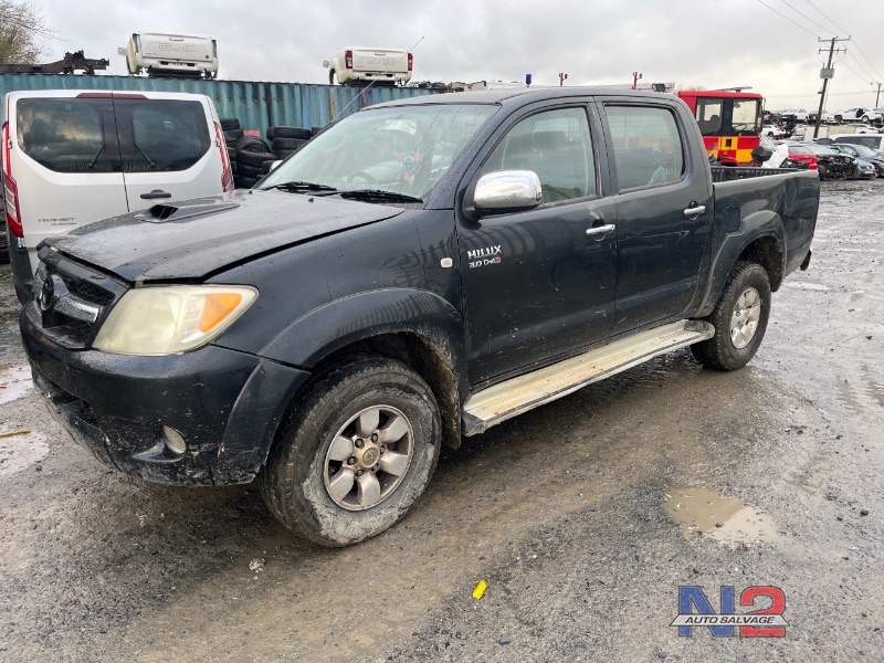 2007 TOYOTA HILUX RC 3.0 D-4D SR5 4DR for breaking