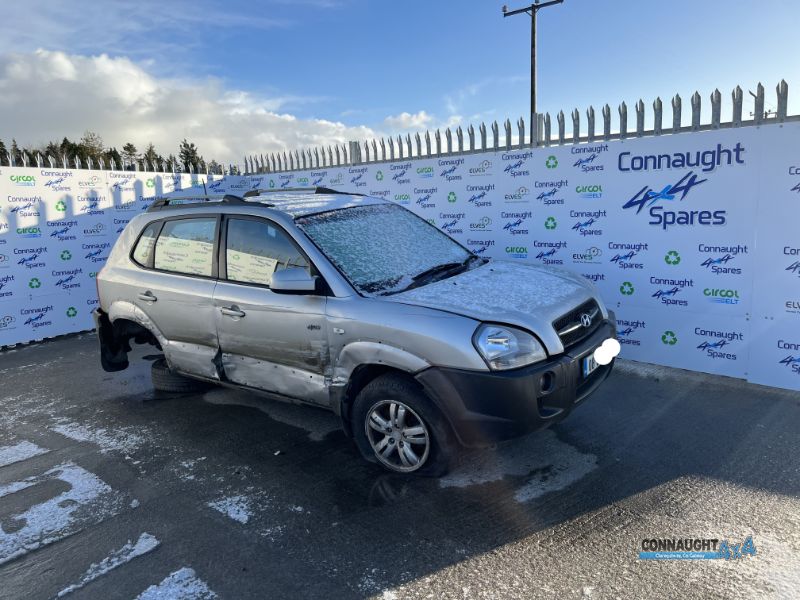 2008 HYUNDAI TUCSON 4WD S/R AIRCON for breaking