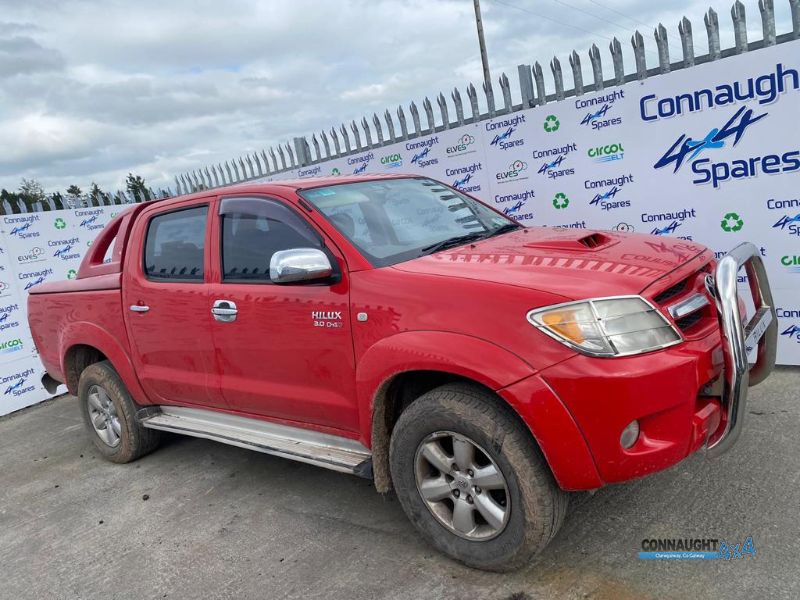 2008 TOYOTA HILUX RC 3.0 D-4D SR5 4DR for breaking