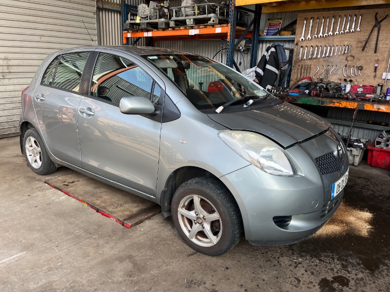 2008 TOYOTA YARIS NG 1.0L LUNA 5DR for breaking