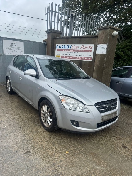 2009 KIA CEED LS CRDI for breaking