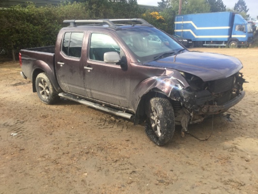 2009 NISSAN NAVARA DCI Platinum 4X4 SHR DCB for breaking