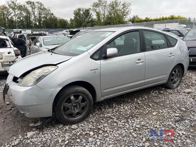 2009 TOYOTA PRIUS 1.5 5DR A HSD AUTO for breaking
