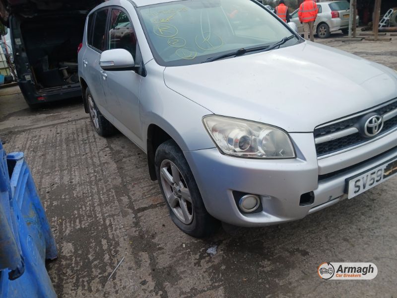 2009 TOYOTA RAV4 XTR D-4D for breaking