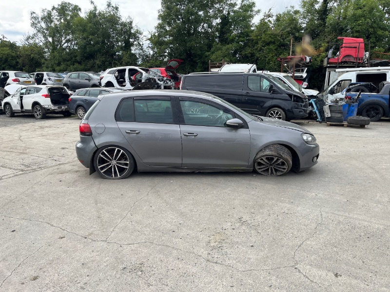 2009 VOLKSWAGEN GOLF GT TDI 140 for breaking