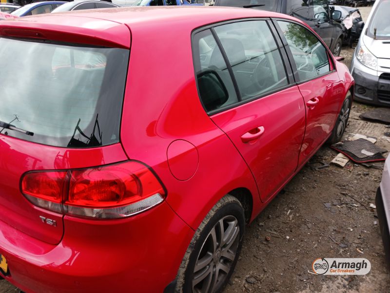 2009 VOLKSWAGEN GOLF SE TSI for breaking