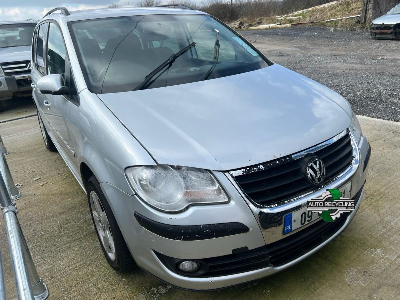2009 VOLKSWAGEN TOURAN CONCEPT 1.9 TDI 105BHP 5DR for breaking