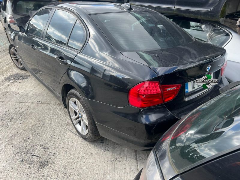 2010 BMW 3 SERIES 318 for breaking