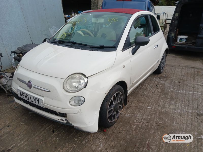 2010 FIAT 500 500C POP for breaking