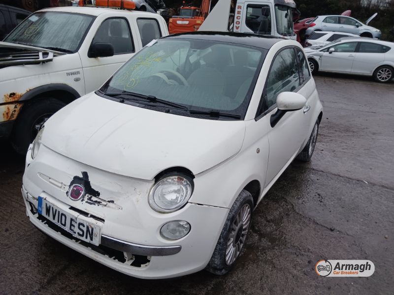 2010 FIAT 500 LOUNGE for breaking
