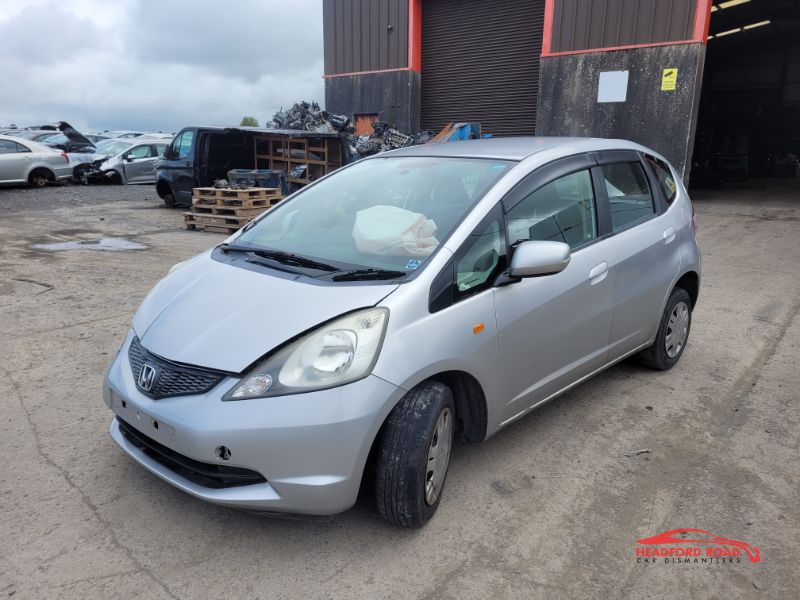 2010 HONDA FIT 1.3 GE6 CVT 5DR AUTO DBA-GE6 for breaking