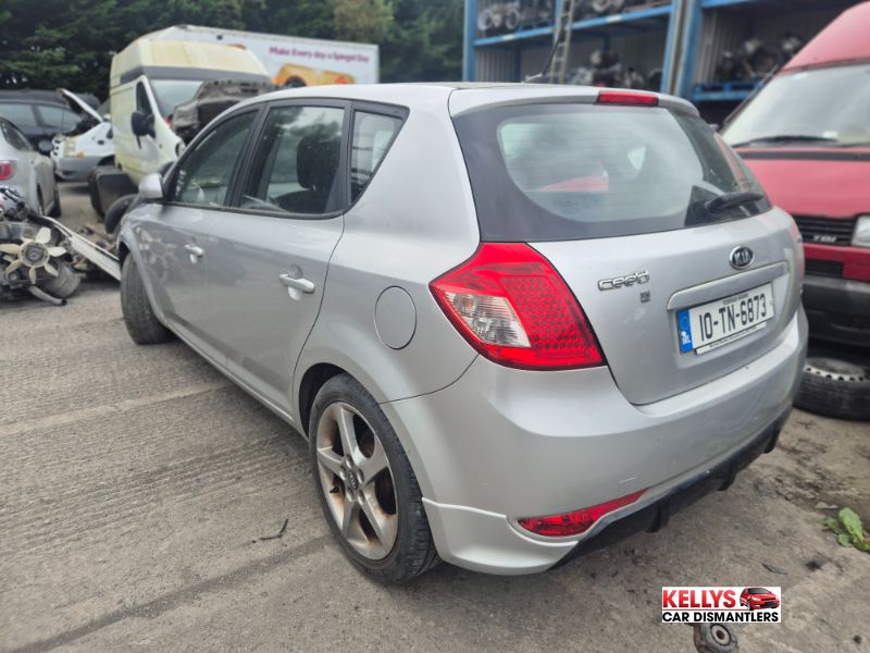 2010 KIA CEED CEE'D 3 5DR AUTO for breaking